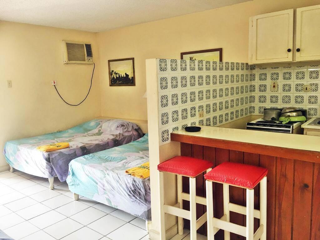 Deluxe Montego Bay Club Studio & Suites 외부 사진