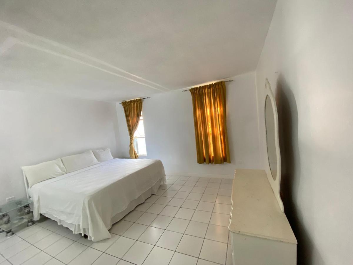 Deluxe Montego Bay Club Studio & Suites 외부 사진